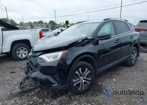 2018 Toyota Rav4 Le z USA, uszkodzony, nr VIN 2T3BFREV9JW790847